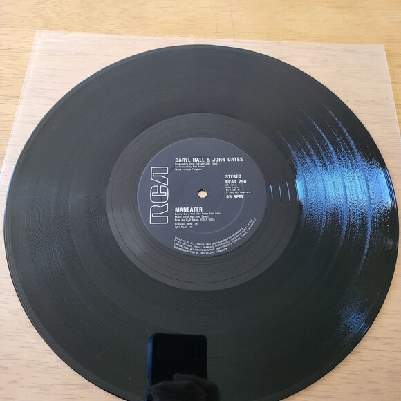 DARYL HALL & JOHN OATES MANEATER ~ DELAYED REACTION 12" 45 RPM Single 1982 LPC - Picture 4 of 8